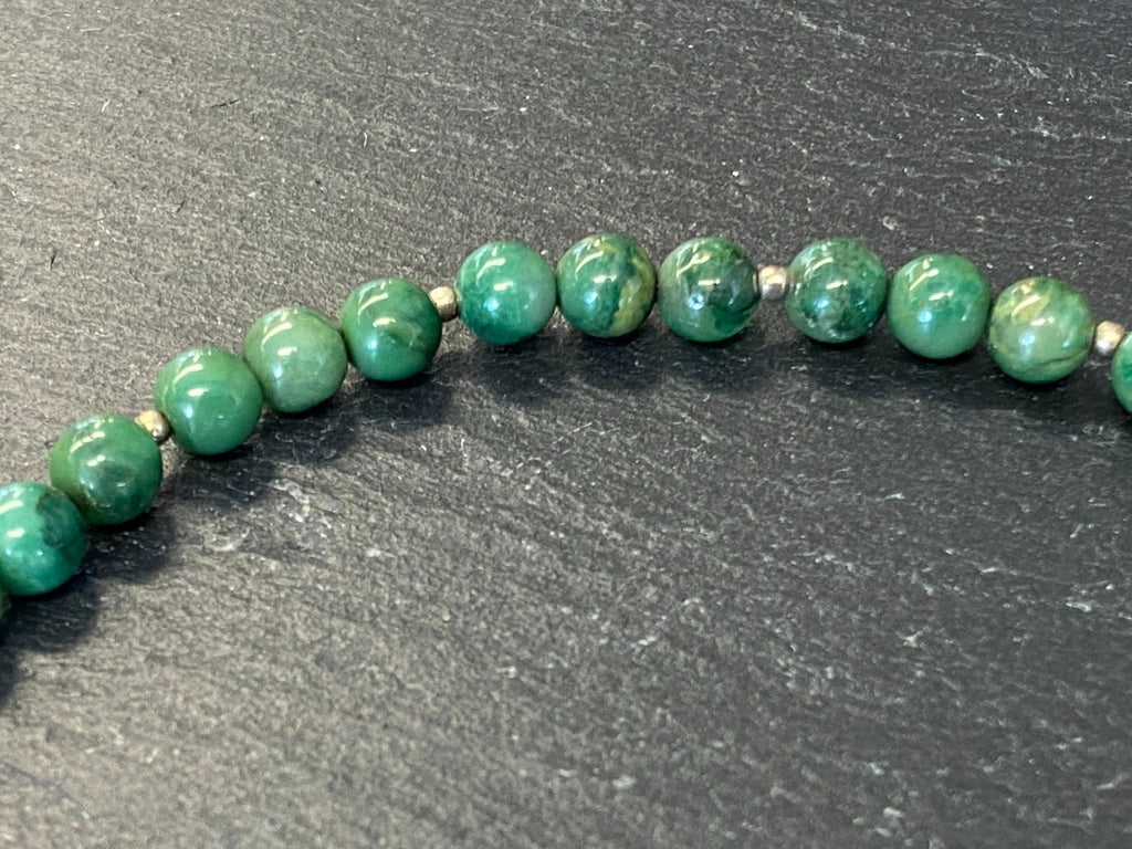 Collier aus Jade Verschluss aus Gold 14K 45,8cm