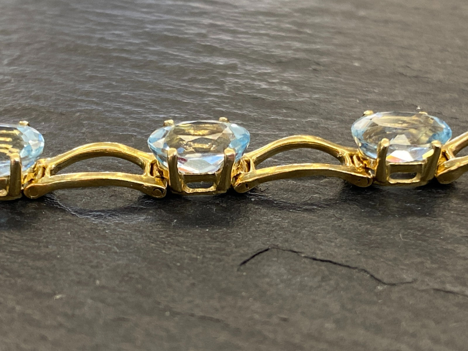 Elegantes Armband Gelbgold Gold 750 18K Aquamarine 10,21ct 18,8cm 13,3g