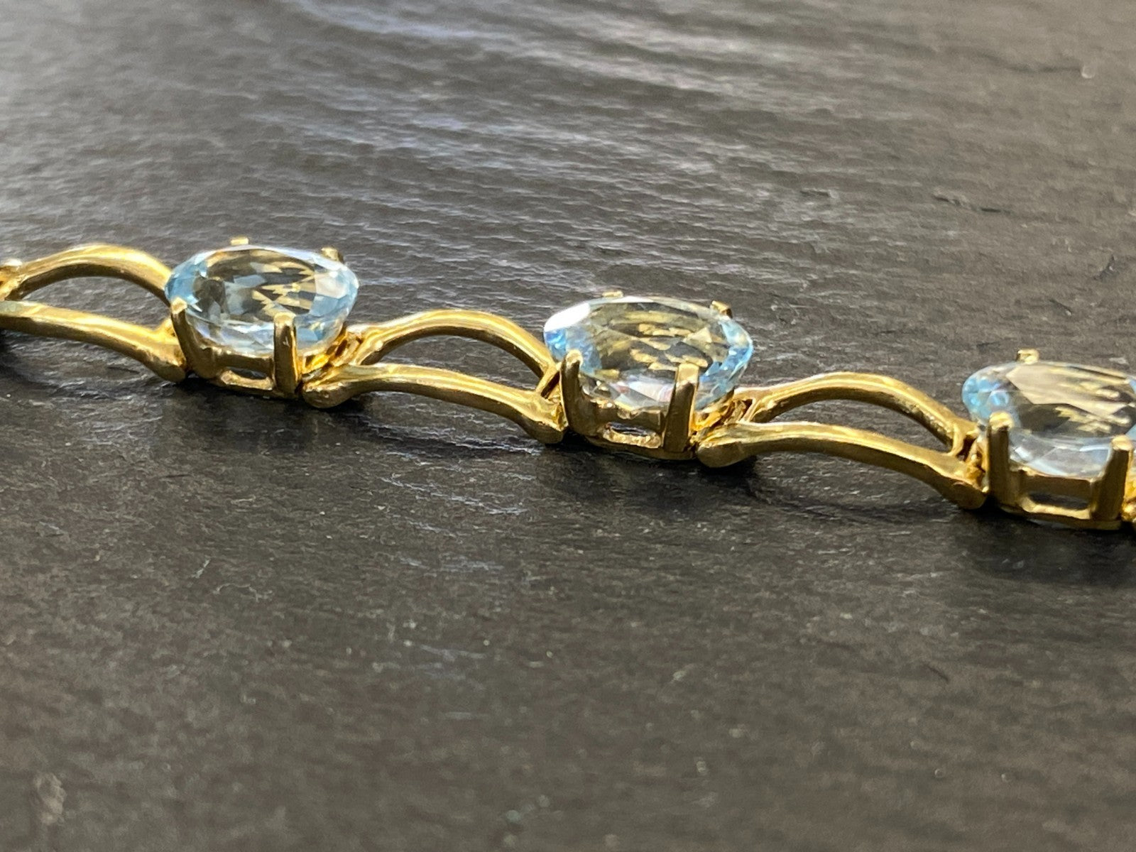 Elegantes Armband Gelbgold Gold 750 18K Aquamarine 10,21ct 18,8cm 13,3g