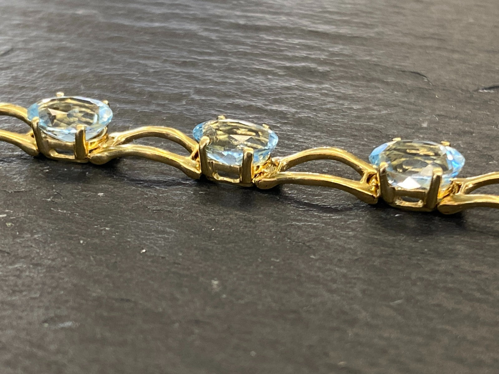 Elegantes Armband Gelbgold Gold 750 18K Aquamarine 10,21ct 18,8cm 13,3g