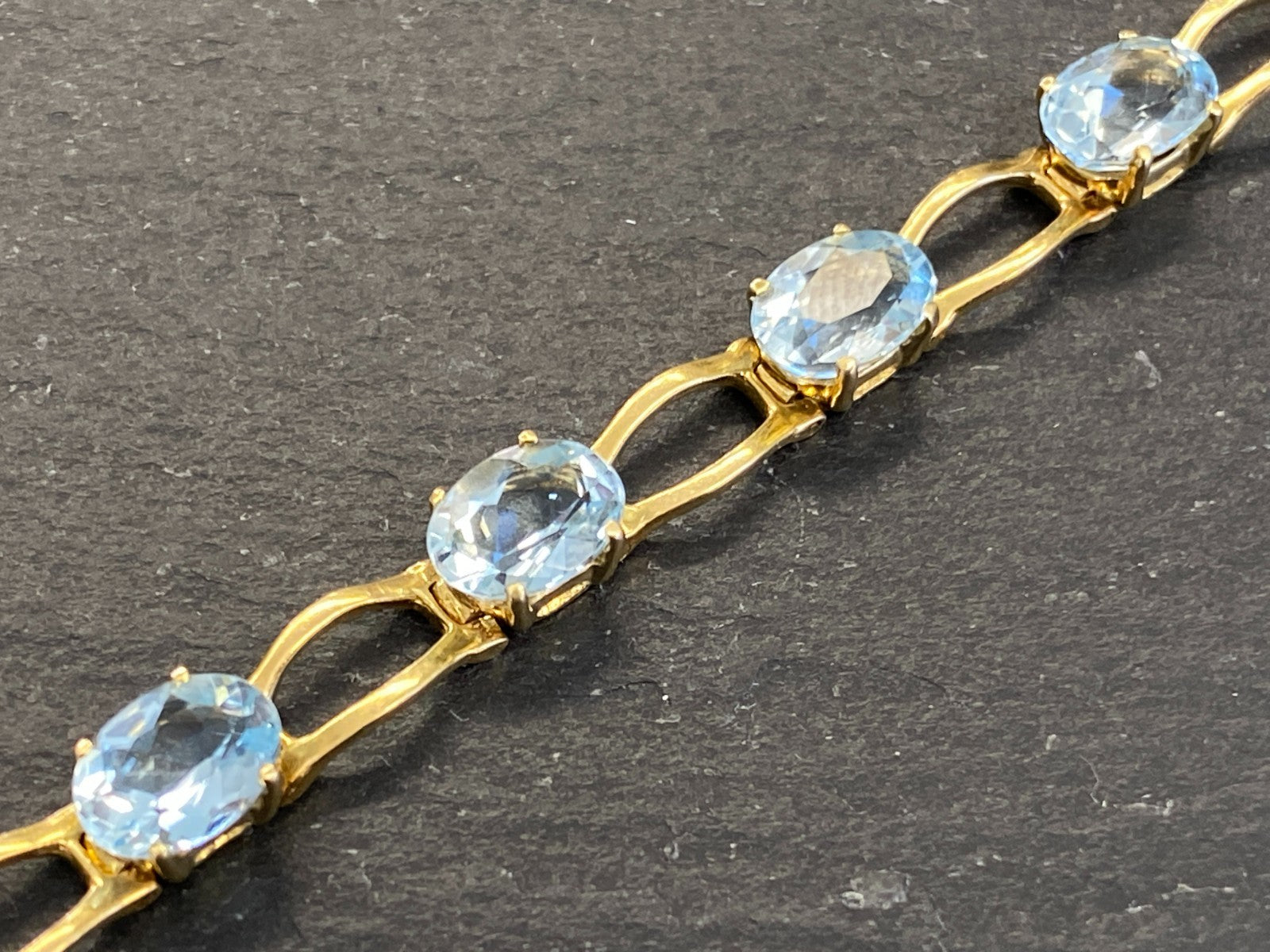 Elegantes Armband Gelbgold Gold 750 18K Aquamarine 10,21ct 18,8cm 13,3g