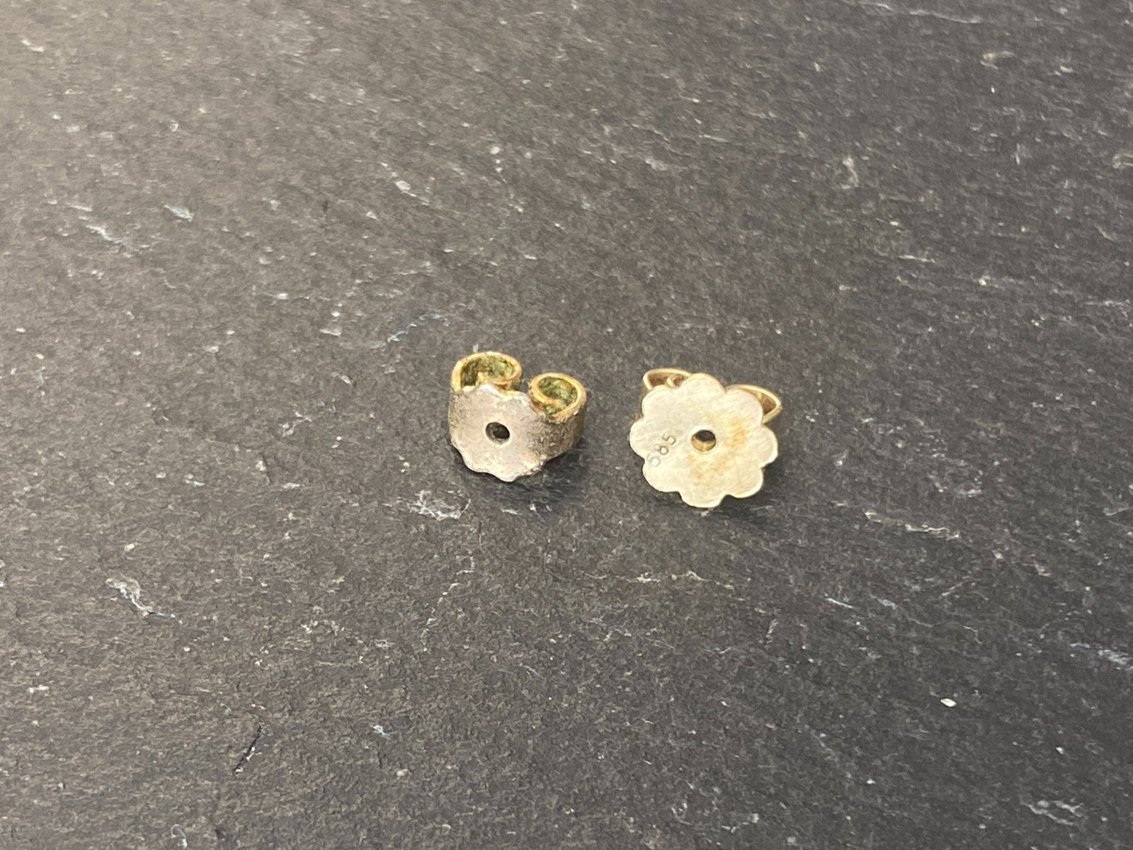 Vintage Ohrstecker aus Gold Gelbgold Koralle 5,22g