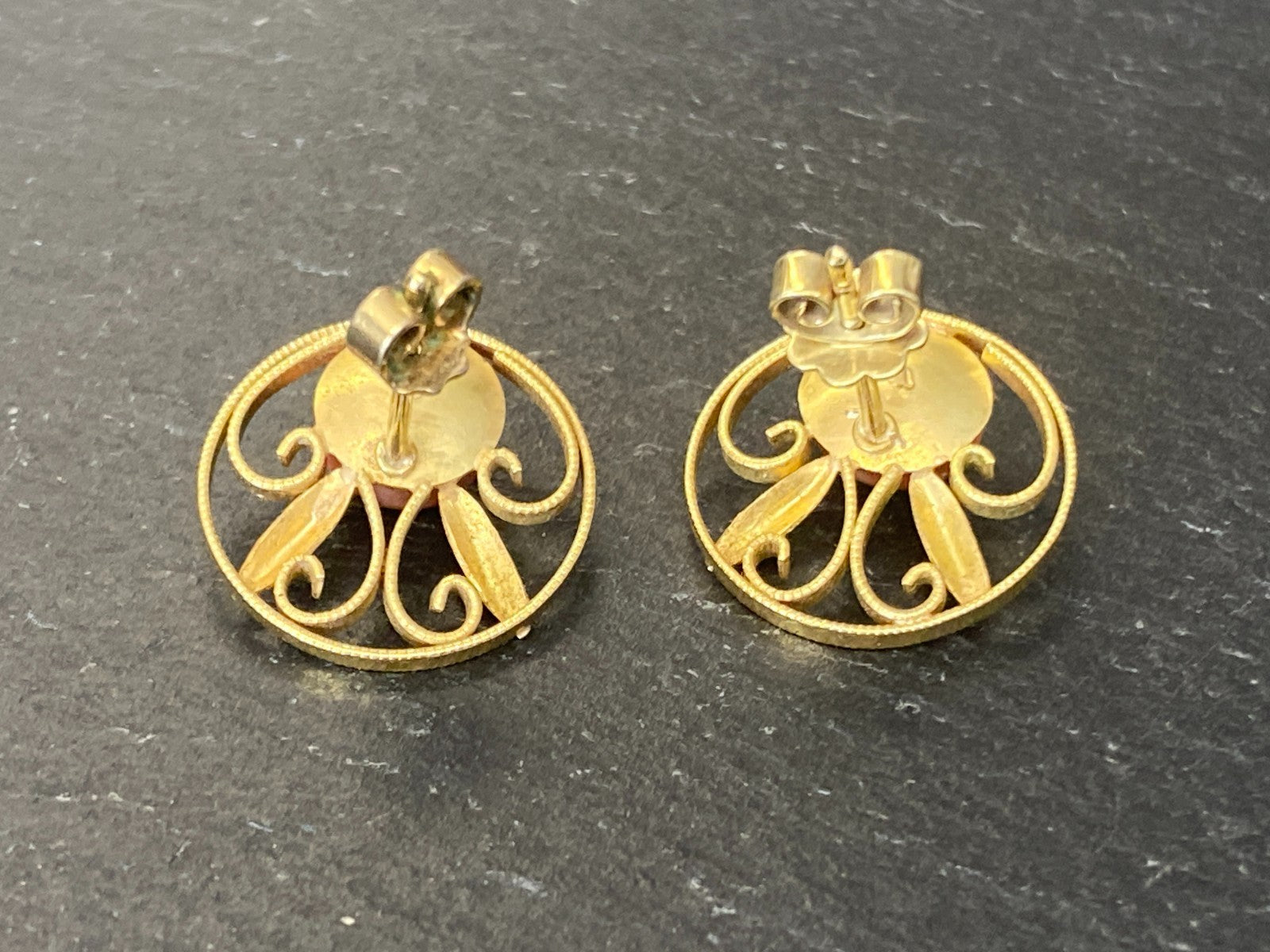 Vintage Ohrstecker aus Gold Gelbgold Koralle 5,22g
