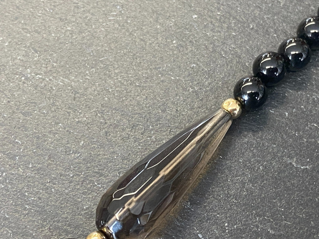Extravagante Halskette Turmalin Onyx und Perlen Verschluss aus Gelbgold Gold 585