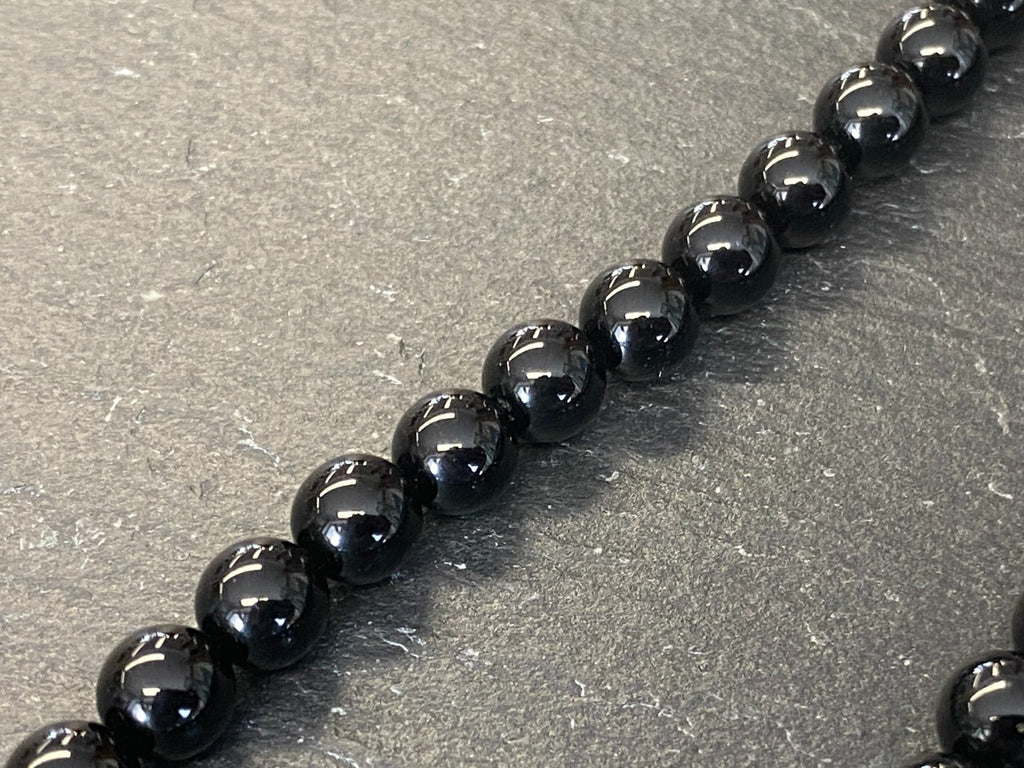 Extravagante Halskette Turmalin Onyx und Perlen Verschluss aus Gelbgold Gold 585
