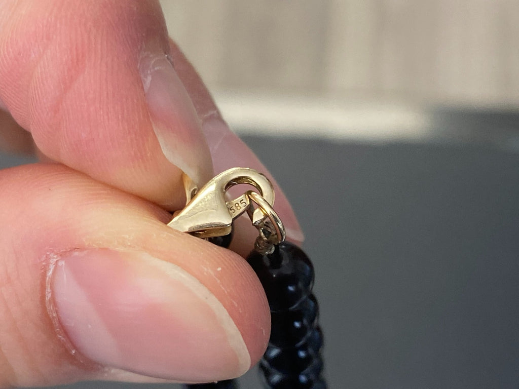 Extravagante Halskette Turmalin Onyx und Perlen Verschluss aus Gelbgold Gold 585