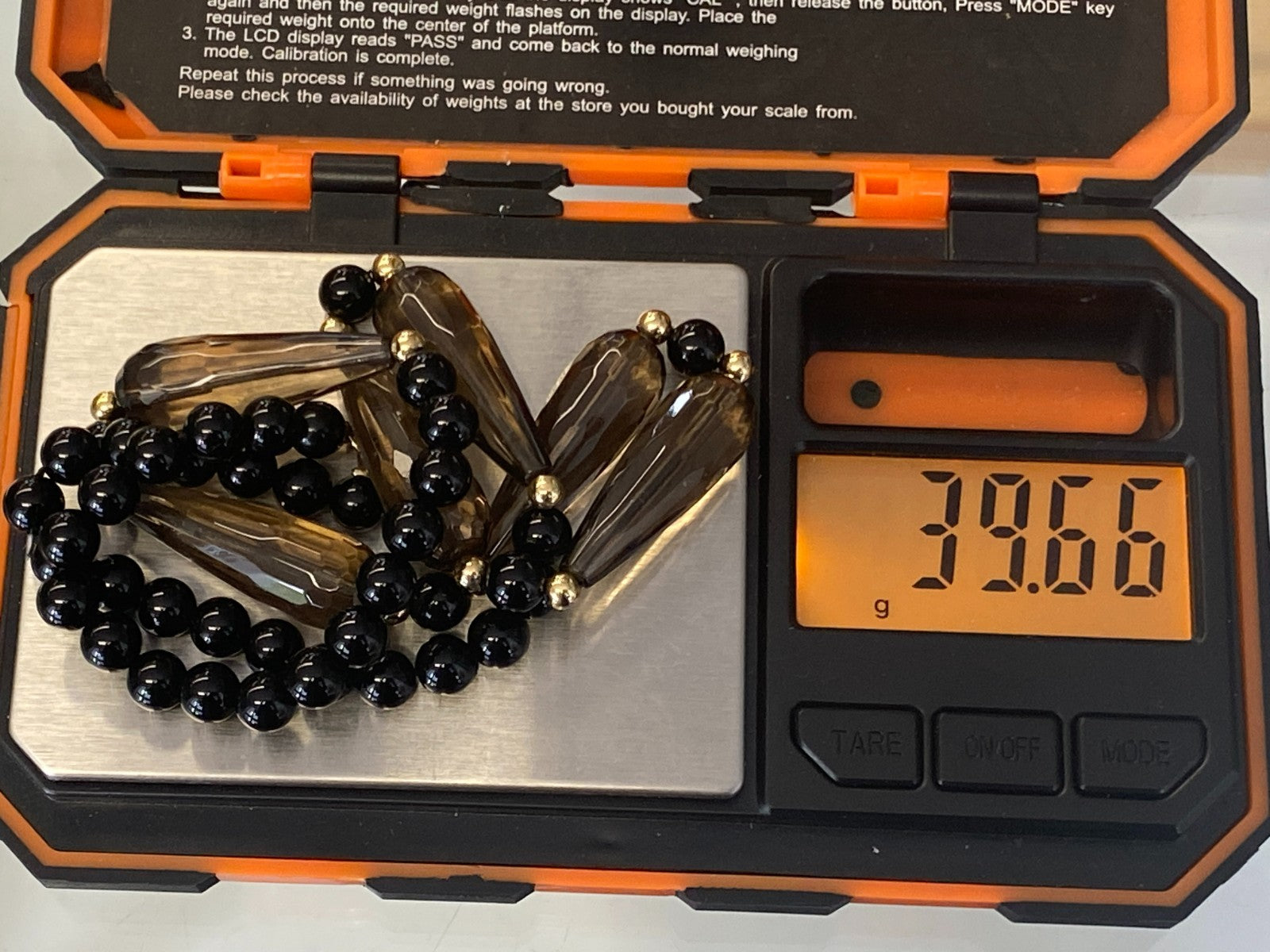Extravagante Halskette Turmalin Onyx und Perlen Verschluss aus Gelbgold Gold 585