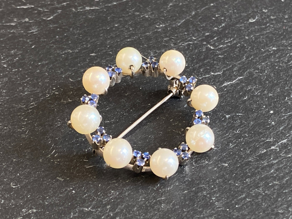 Runde Brosche Saphire und Perlen Weissgold Gold 750 18K 7,12g