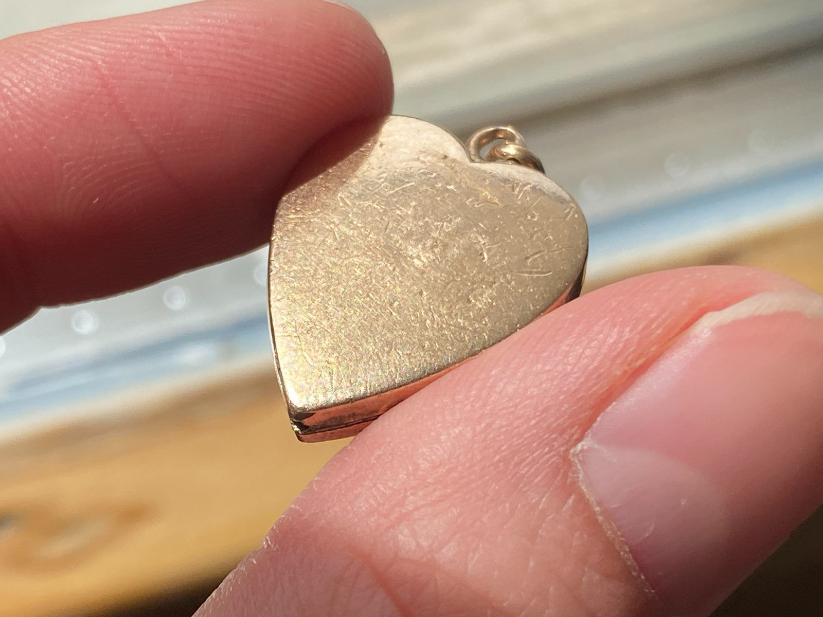 Anhänger in Jugendstil Stil Gelbgold Gold 12K Gravur Granat 3,67g