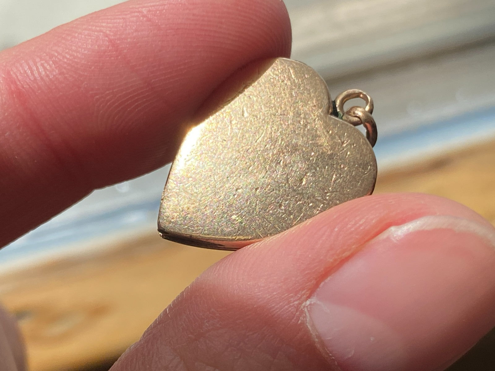 Anhänger in Jugendstil Stil Gelbgold Gold 12K Gravur Granat 3,67g