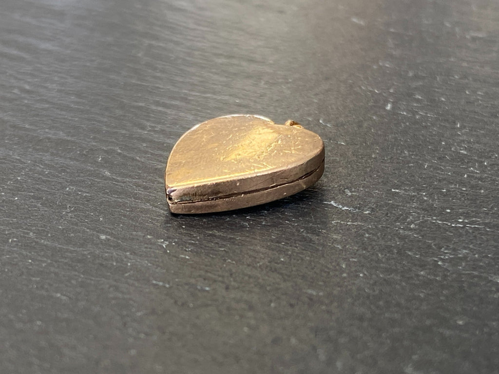 Anhänger in Jugendstil Stil Gelbgold Gold 12K Gravur Granat 3,67g