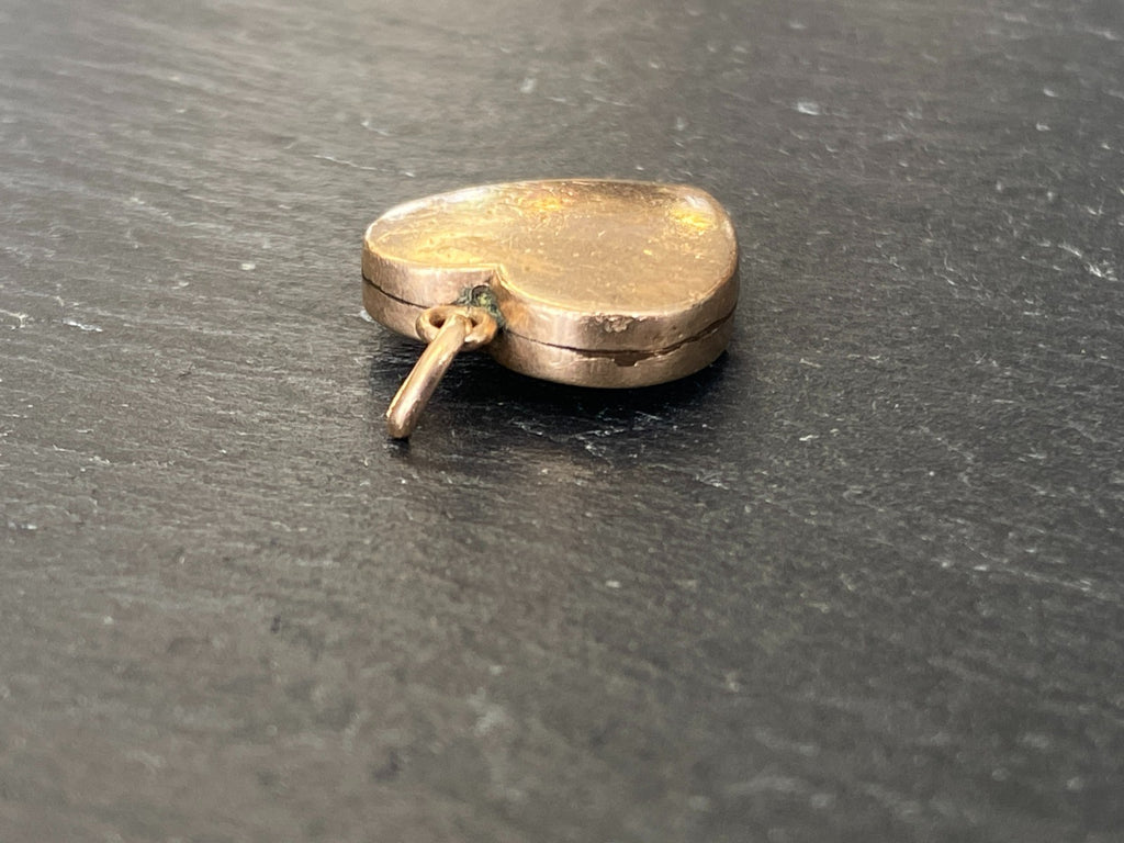 Anhänger in Jugendstil Stil Gelbgold Gold 12K Gravur Granat 3,67g