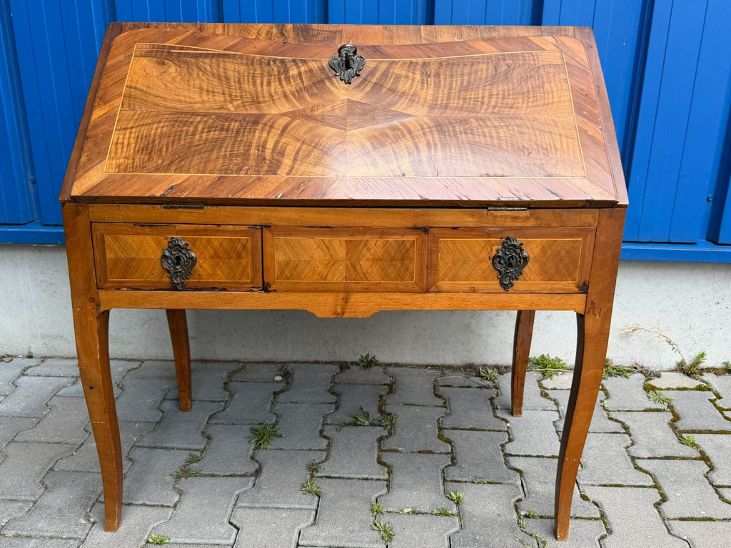 ANTIKER LOUIS XV SEKRETÄR UM 1750 NUSSBAUM BAROCKSEKRETÄR