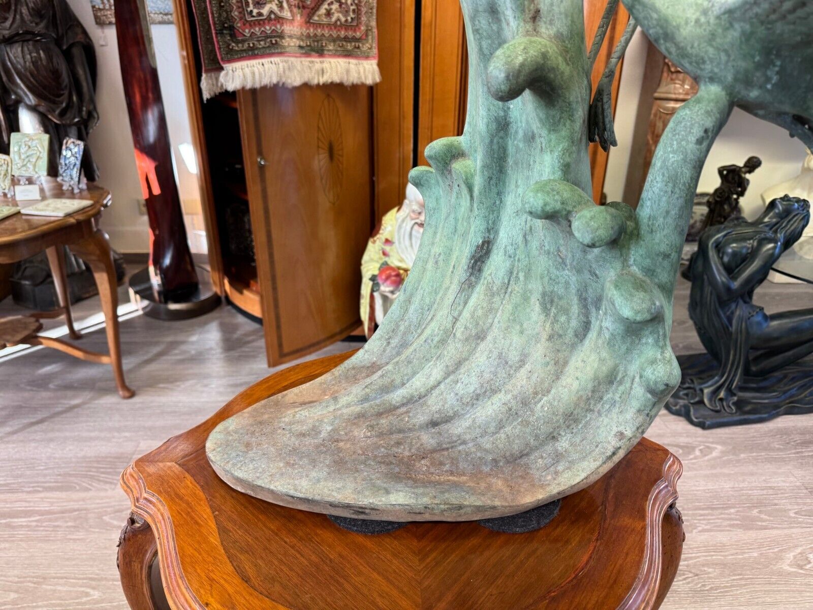 SEHR SCHÖNE 95cm GROSSE UNSIGNIERTE BRONZE SKULPTUR FLIEGENDE KRANICHE – Bild 13