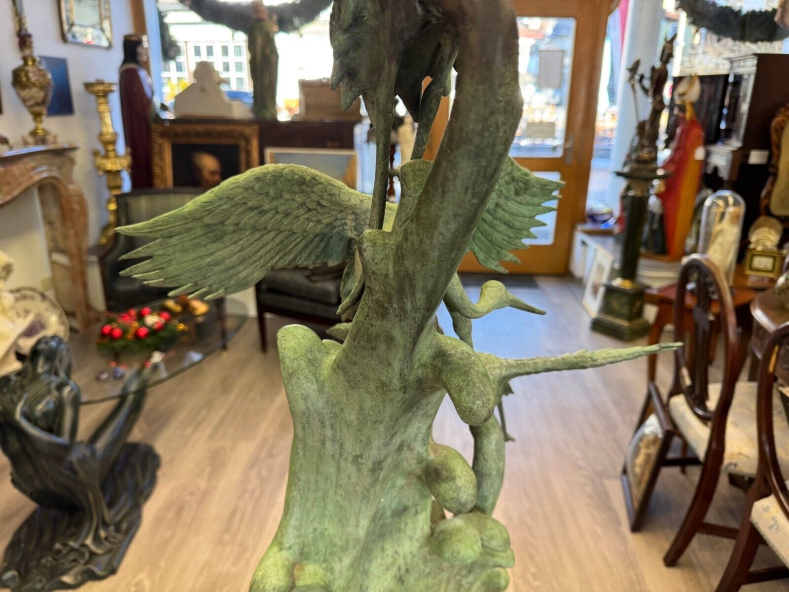 SEHR SCHÖNE 95cm GROSSE UNSIGNIERTE BRONZE SKULPTUR FLIEGENDE KRANICHE – Bild 8