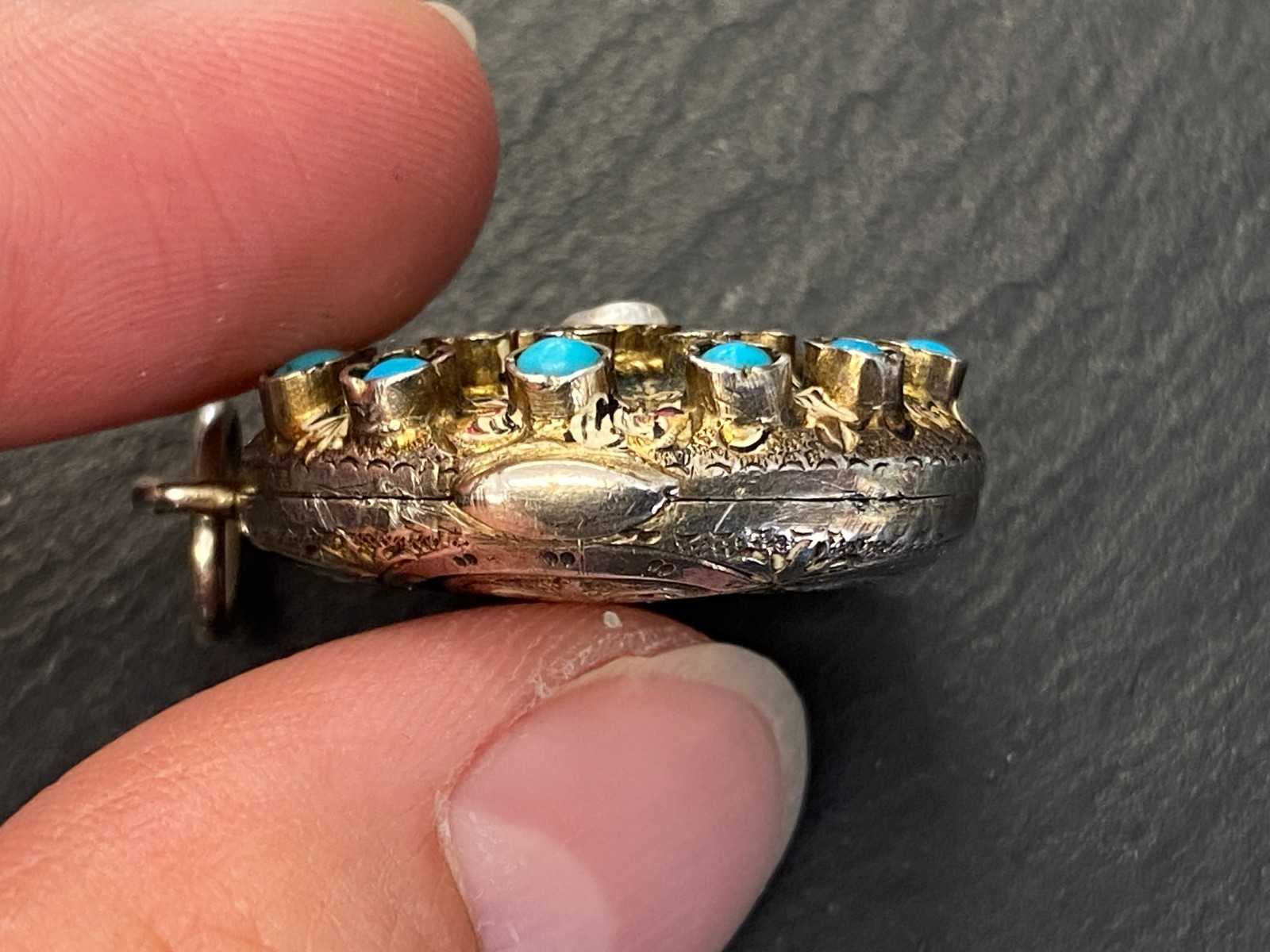 ANTIKES BIEDERMEIER MEDAILLON AUS SILBER VERGOLDET MIT TÜRKIS UND RUBIN – Bild 19