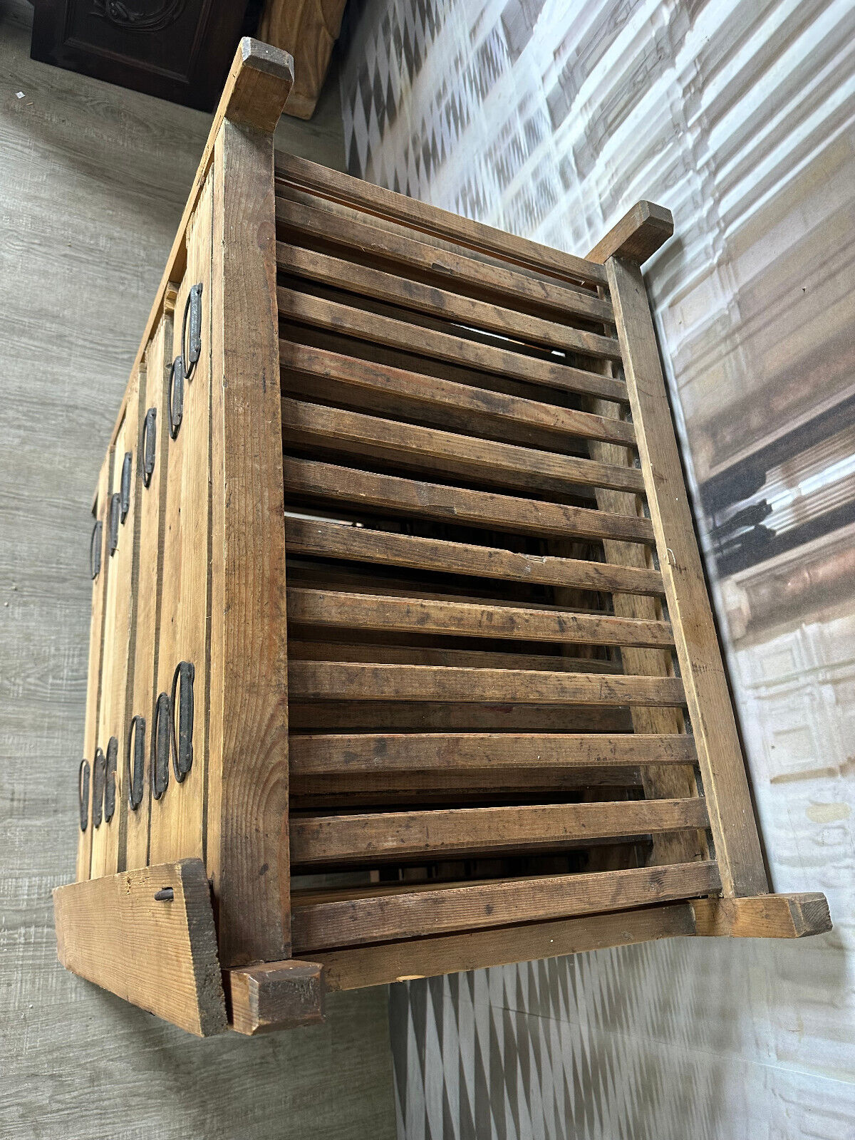 ANTIKES WEINREGAL ABSCHLIESSBAR ALPENLAND 19 TES JHDT HOLZ UND METALL – Bild 7