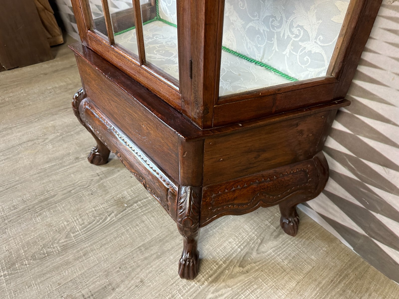 ANTIKE VITRINE UM 1900 MINIATURVITRINE 133cm KOLONIALMÖBEL AUS TEAKHOLZ – Bild 7