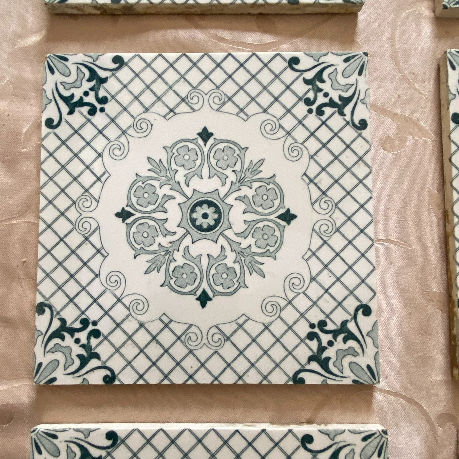 ANTIKE JUGENDSTIL FLIESEN 9 STÜCK SET KACHELN UM 1910 15x15cm AUS KERAMIK – Bild 9