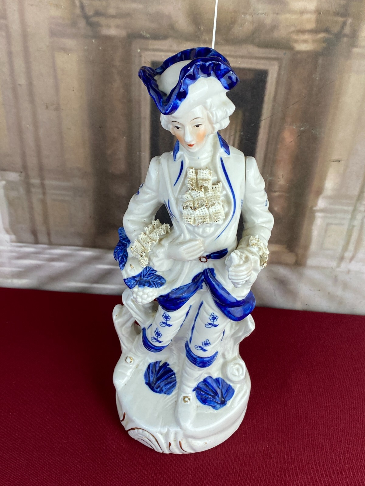 FIGUR AUS PORZELLAN TEILS HANDBEMALT GALANTER ROKOKO HERR 30cm – Bild 3