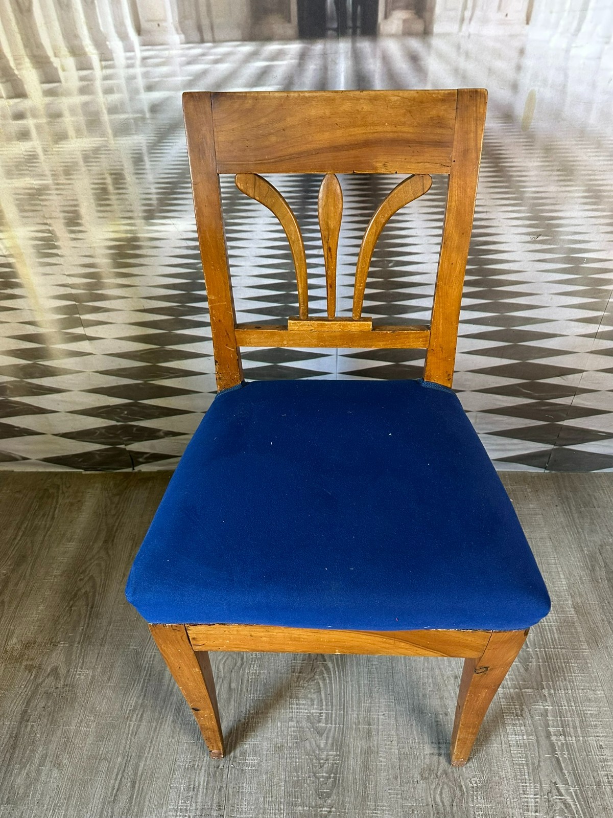 ANTIKER BIEDERMEIER STUHL NUSSBAUM ERSTE HÄLFTE 19 TES JHDT