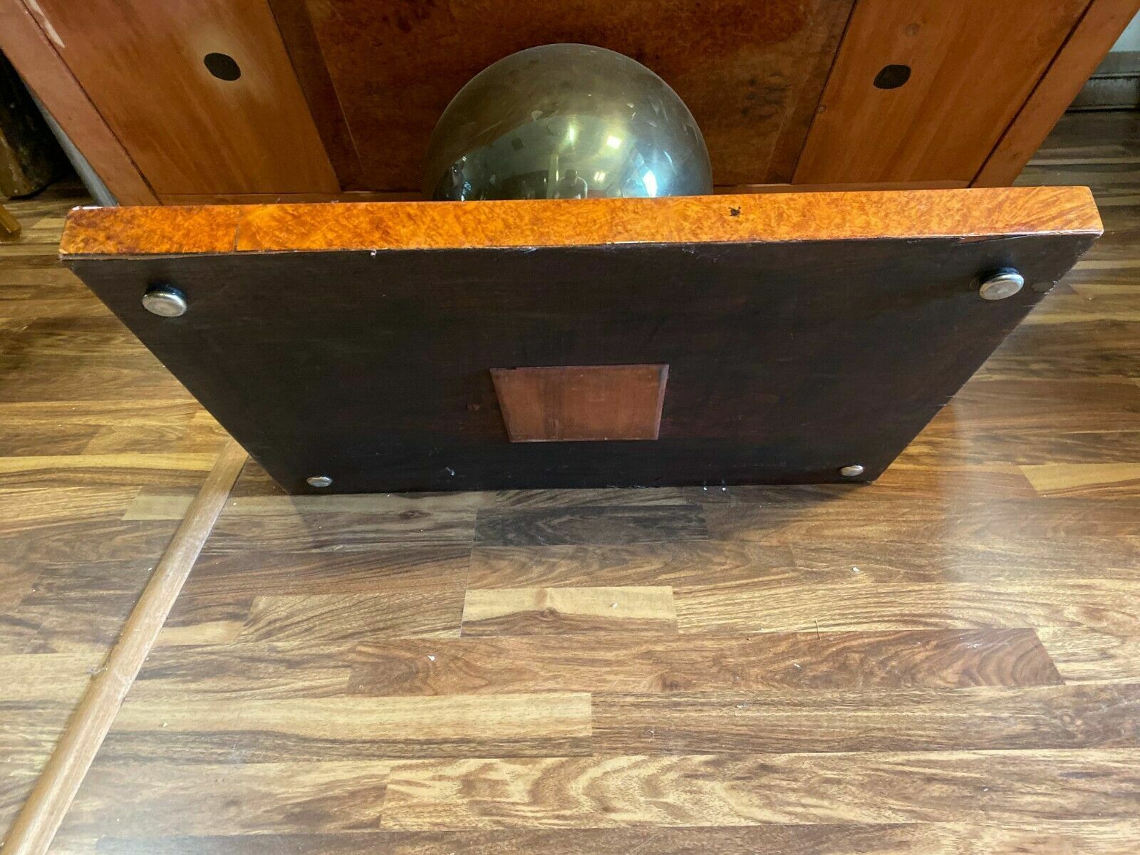 ART DECO BEISTELLTISCH UM 1920 METALLKUGEL FUSS UND MAKASSAR EBENHOLZ  ANTIK – Bild 10