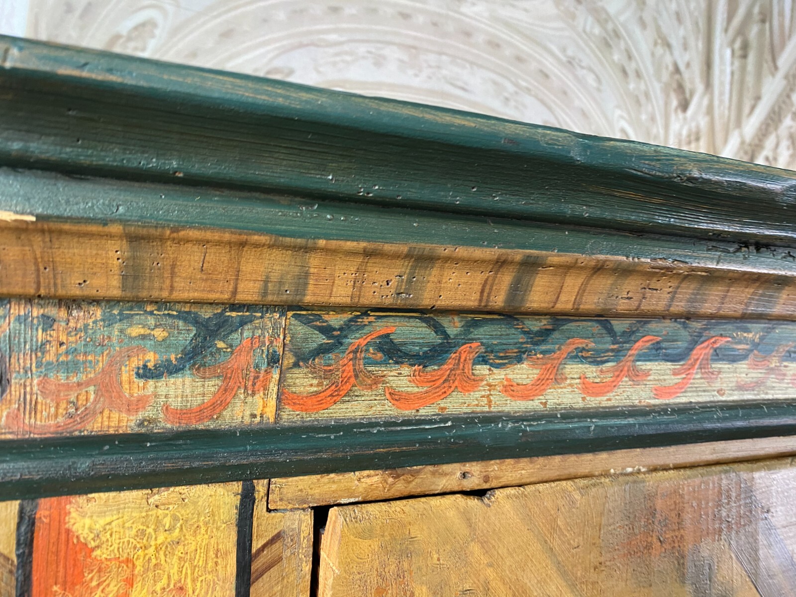 ANTIKER BAUERNSCHRANK HOLZ MASSIV HANDBEMALT 19 TES JHDT NUR 166cm HOCH – Bild 15