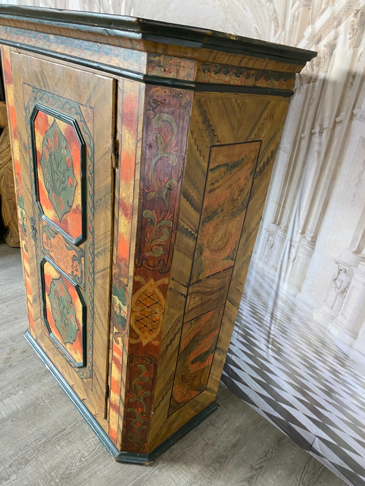 ANTIKER BAUERNSCHRANK HOLZ MASSIV HANDBEMALT 19 TES JHDT NUR 166cm HOCH – Bild 6