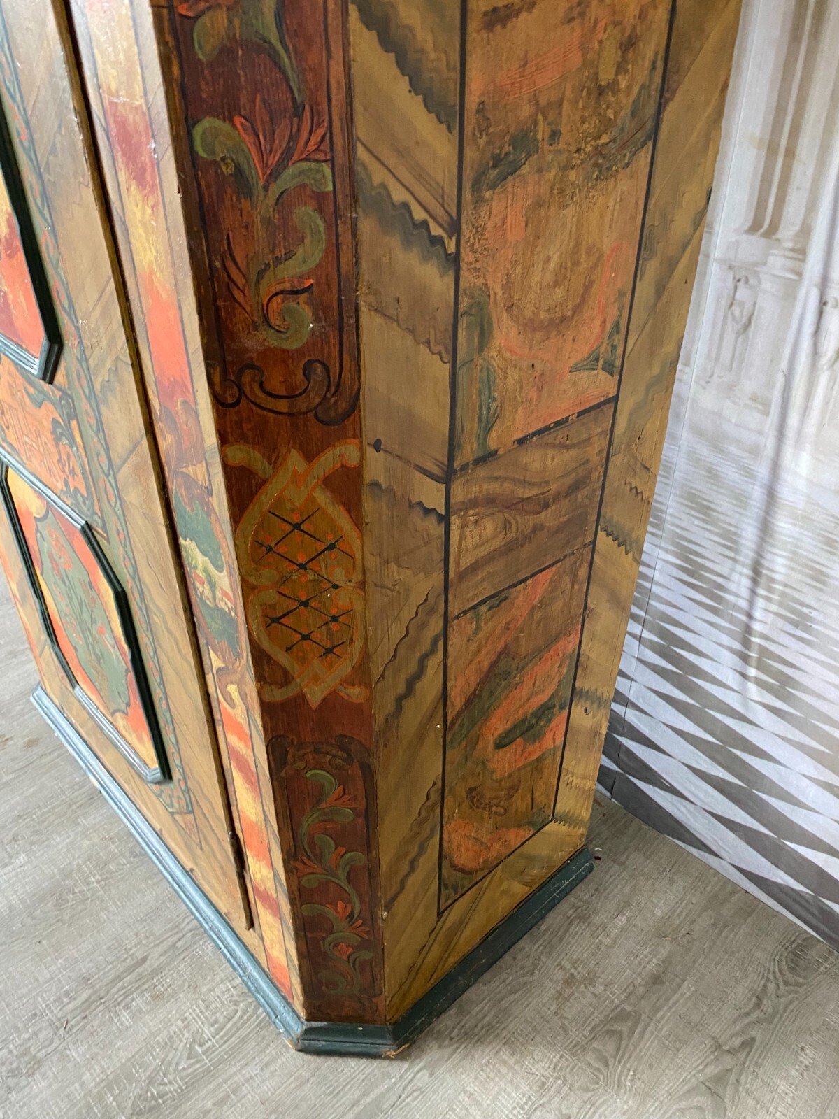 ANTIKER BAUERNSCHRANK HOLZ MASSIV HANDBEMALT 19 TES JHDT NUR 166cm HOCH – Bild 8