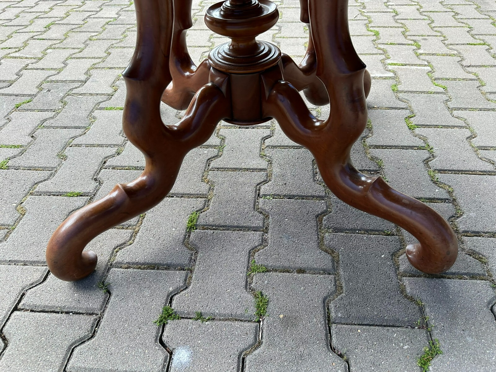 ANTIKER TISCH BEISTELLTISCH LOUIS PHILIPPE UM 1860 MAHAGONI SPINNENKOPF FUSS – Bild 6