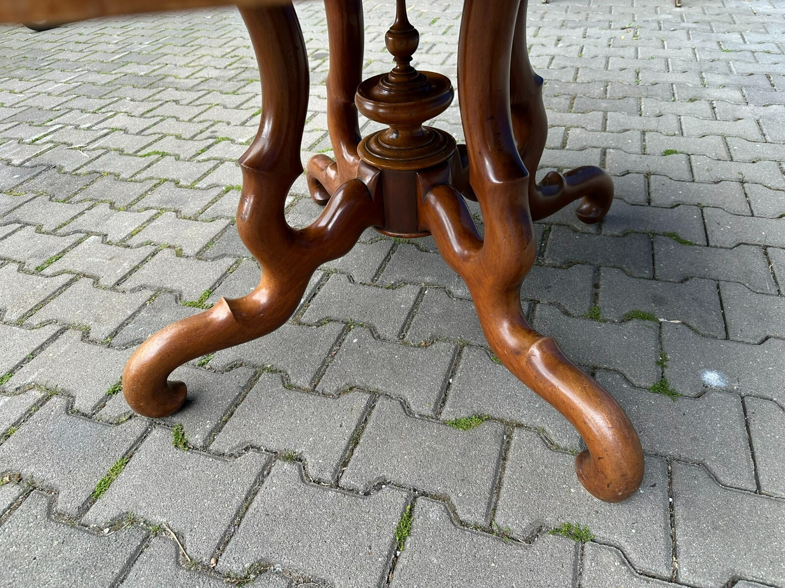 ANTIKER TISCH BEISTELLTISCH LOUIS PHILIPPE UM 1860 MAHAGONI SPINNENKOPF FUSS – Bild 7