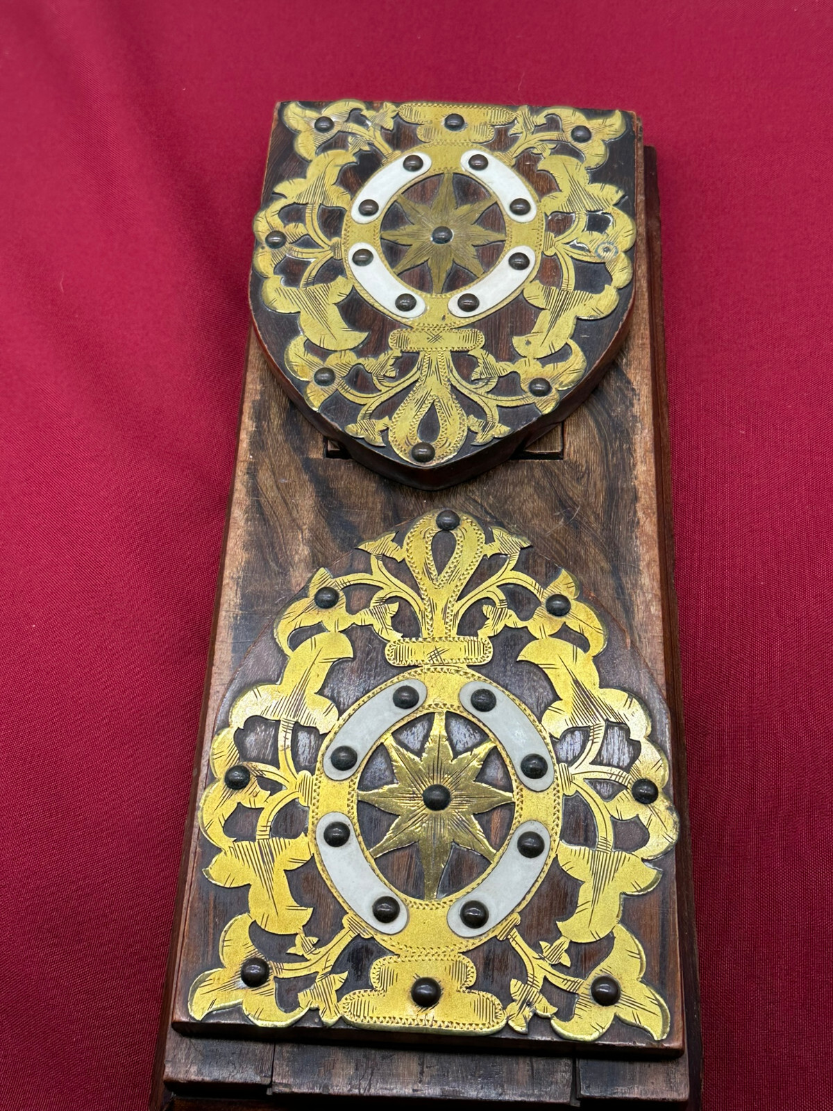 ANTIKE BUCHABLAGE NEO GOTISCH MIT KLAPPBAREN BUCHSTÜTZEN ENDE 19 TES JHDT