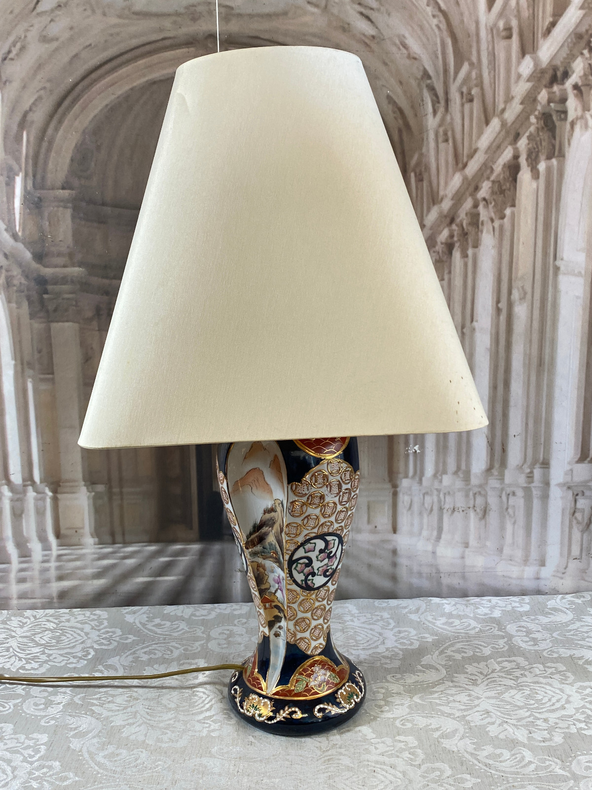 Tischlampe, Fuss aus einer japanischen Vase aus Porzellan, 20-tes Jhdt – Bild 3