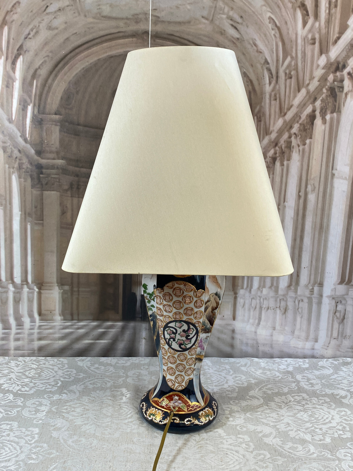 Tischlampe, Fuss aus einer japanischen Vase aus Porzellan, 20-tes Jhdt – Bild 4