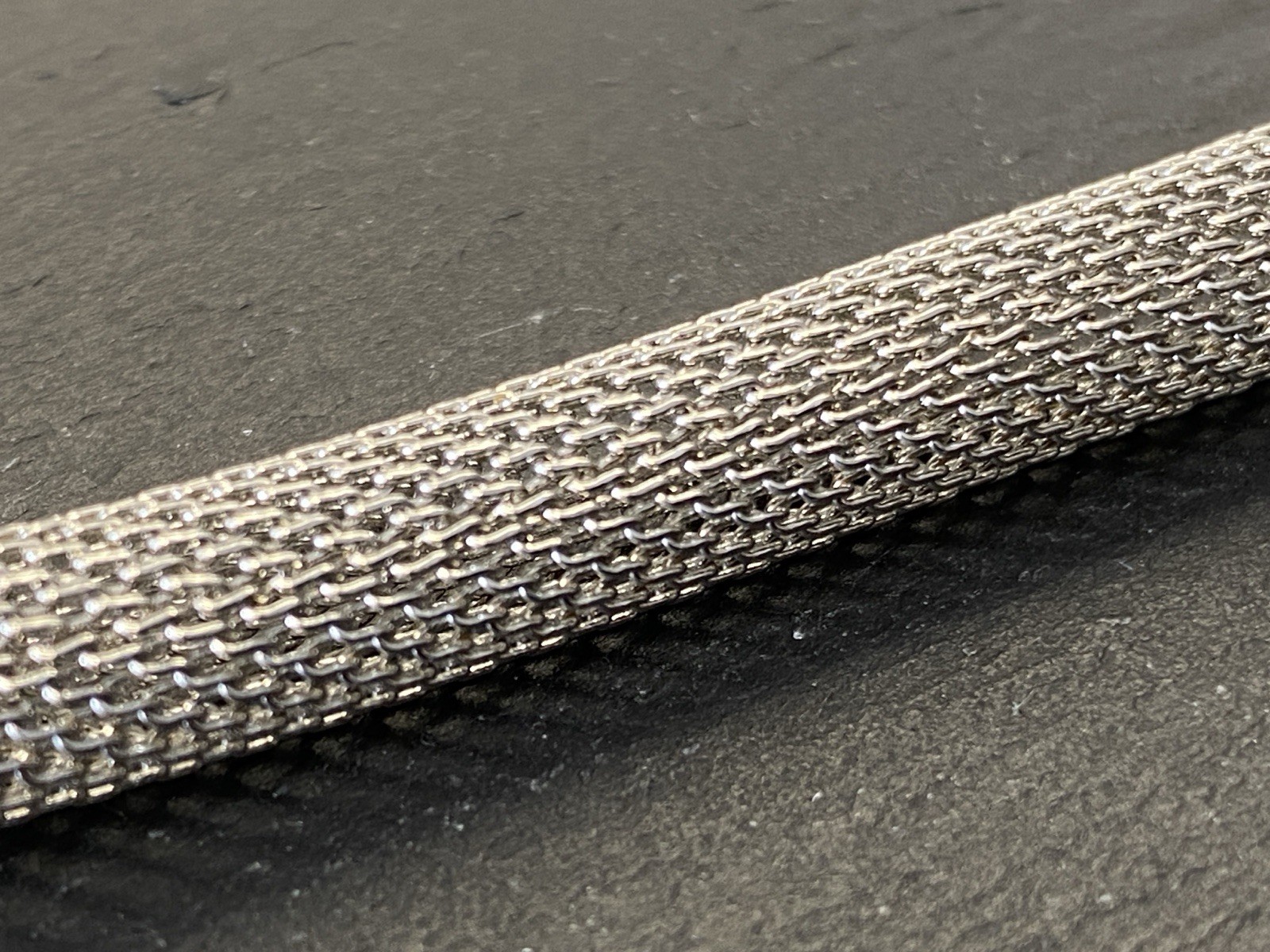RÖHRENFÖRMIG MODESCHMUCK ARMBAND MAGNETISCH MESH OPTIK GLASSTEINE GLAS STEINE – Bild 16
