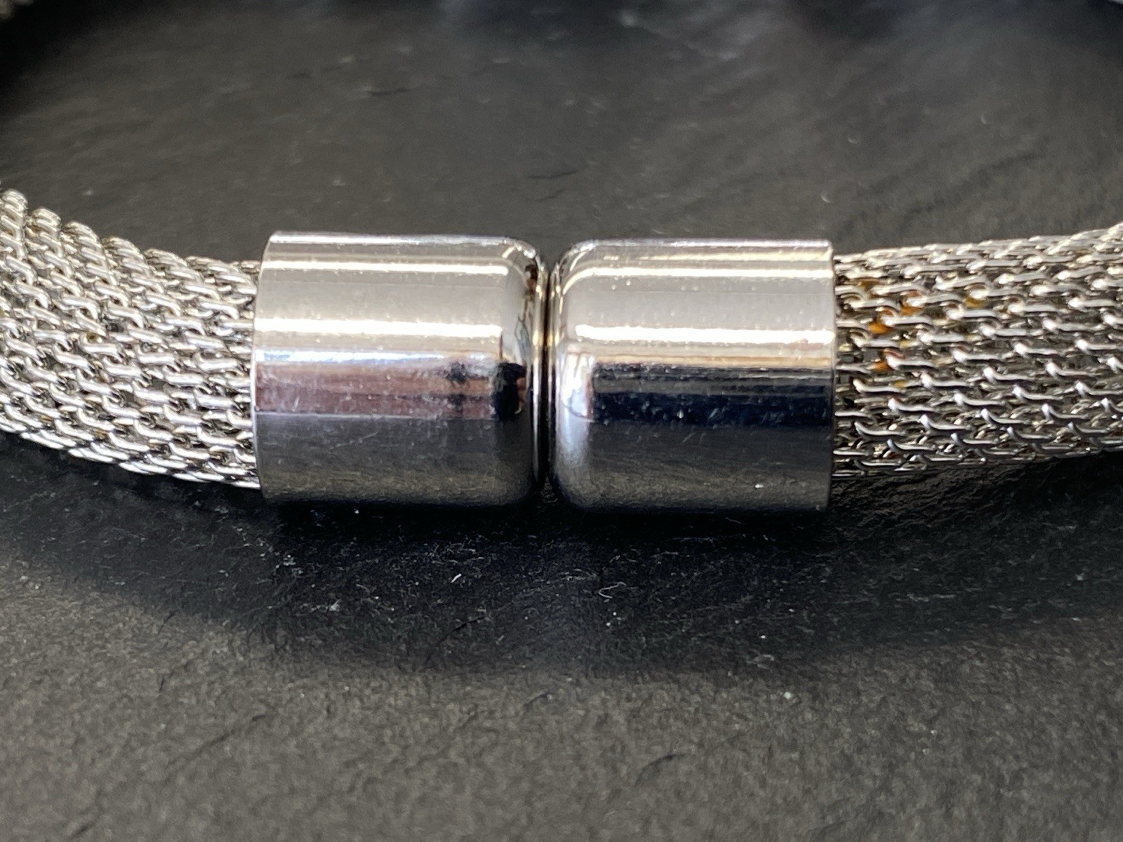 RÖHRENFÖRMIG MODESCHMUCK ARMBAND MAGNETISCH MESH OPTIK GLASSTEINE GLAS STEINE – Bild 5