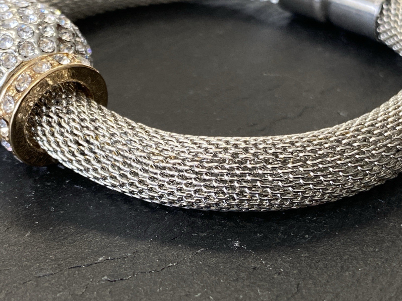 RÖHRENFÖRMIG MODESCHMUCK ARMBAND MAGNETISCH MESH OPTIK GLASSTEINE GLAS STEINE – Bild 7