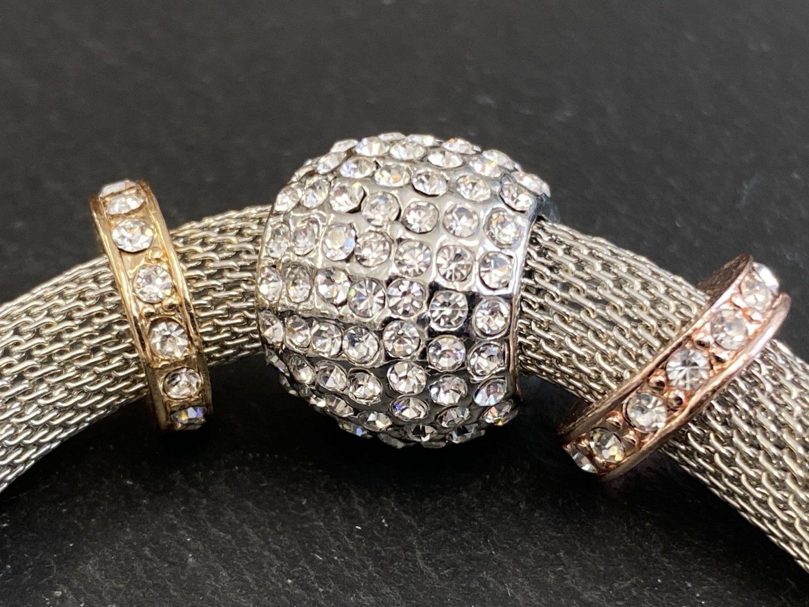 RÖHRENFÖRMIG MODESCHMUCK ARMBAND MAGNETISCH MESH OPTIK GLASSTEINE GLAS STEINE – Bild 8