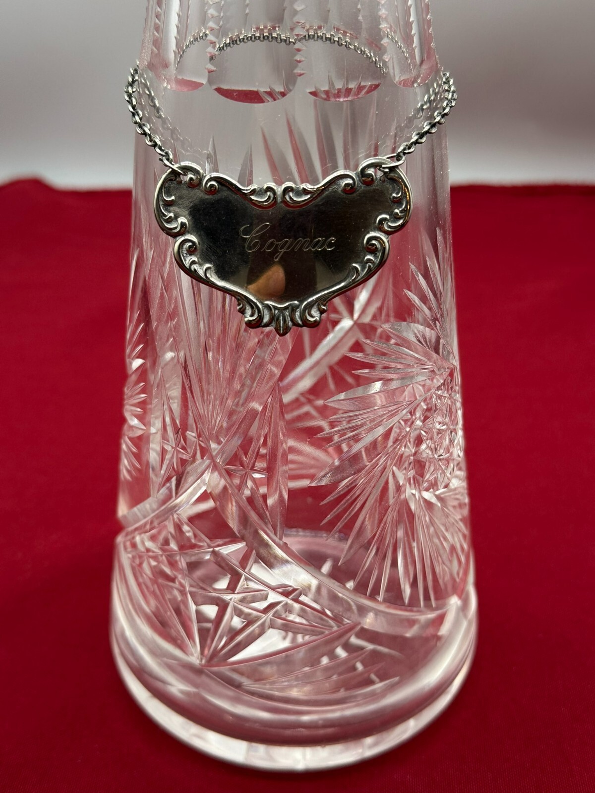 VINTAGE KARAFFE 40cm FLASCHE MIT STÖPSEL GLAS SCHLEIFDEKOR VERSILBERTE PLAKETTE – Bild 3