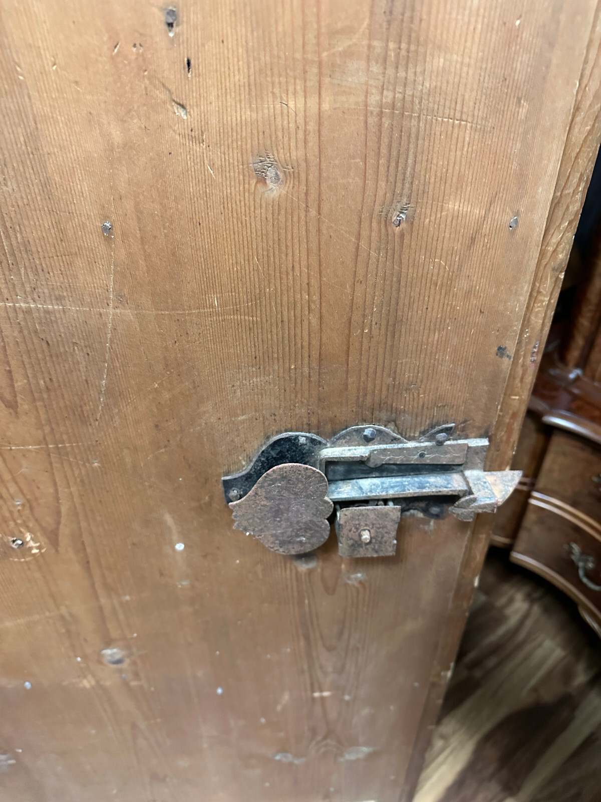 ANTIKER BAUERNSCHRANK KLEIDERSCHRANK 19 TES JHDT HEILIGEN MALEREI – Bild 20