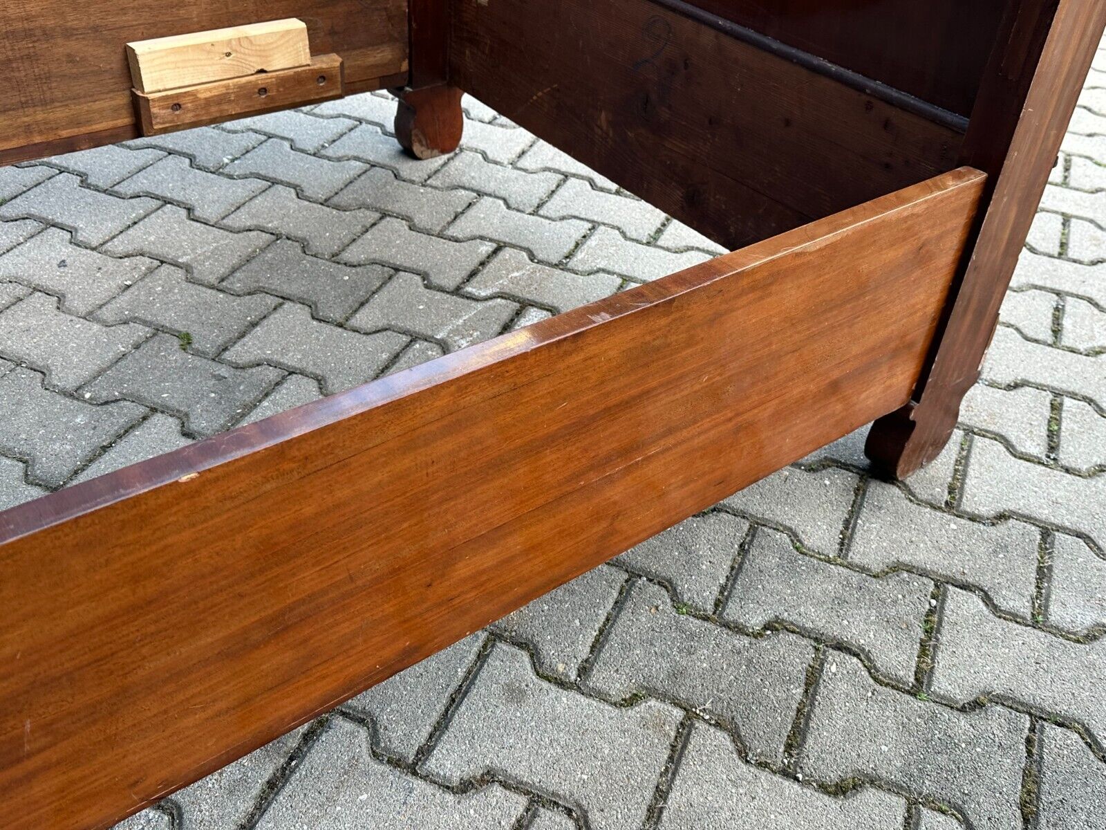 ANTIKES BETTGESTELL FRÜH BIEDERMEIER UM 1820 MAHAGONI FURNIER – Bild 15