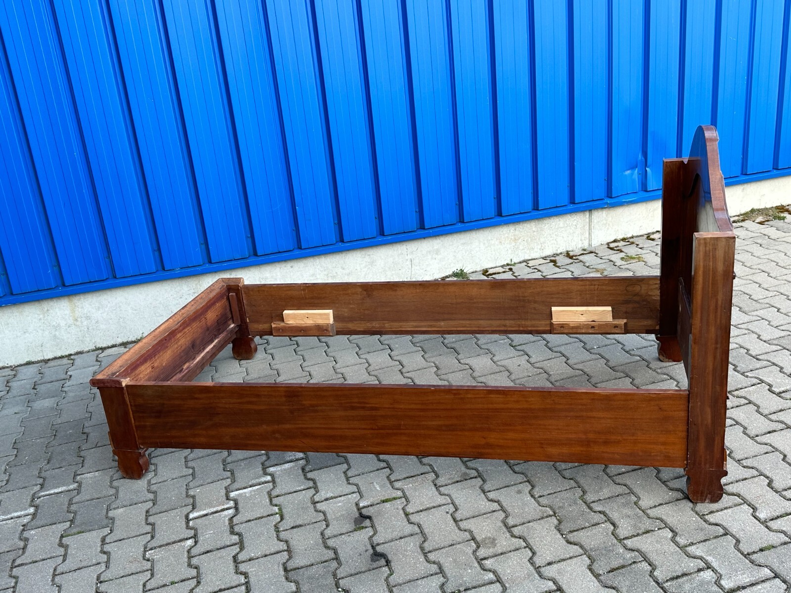 ANTIKES BETTGESTELL FRÜH BIEDERMEIER UM 1820 MAHAGONI FURNIER – Bild 3