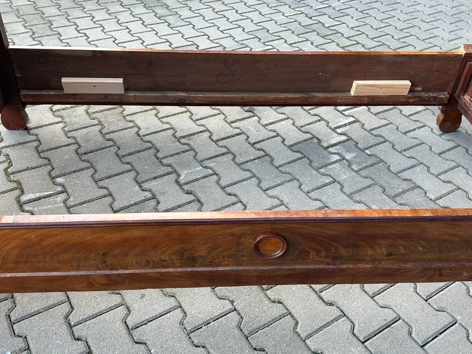 ANTIKES BETTGESTELL FRÜH BIEDERMEIER UM 1820 MAHAGONI FURNIER – Bild 7
