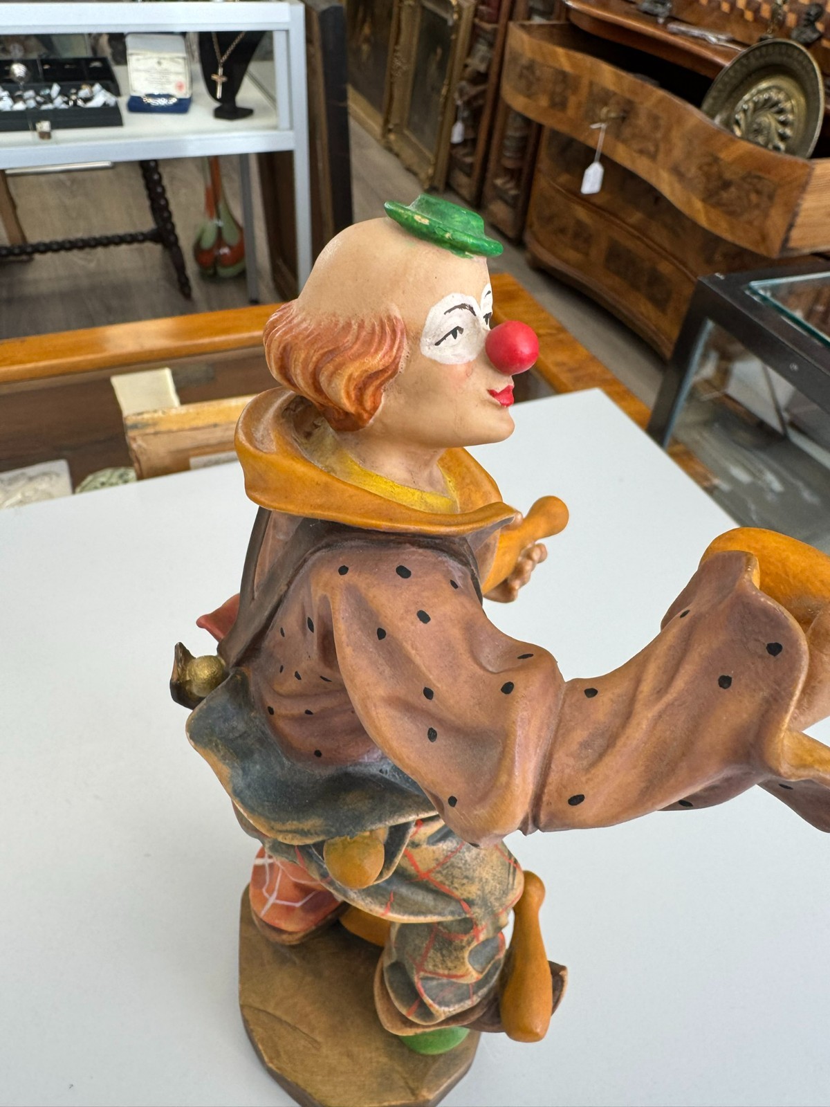 NEUZEITIGE SKULPTUR AUS HOLZ 28cm CLOWN HANDBEMALT – Bild 16