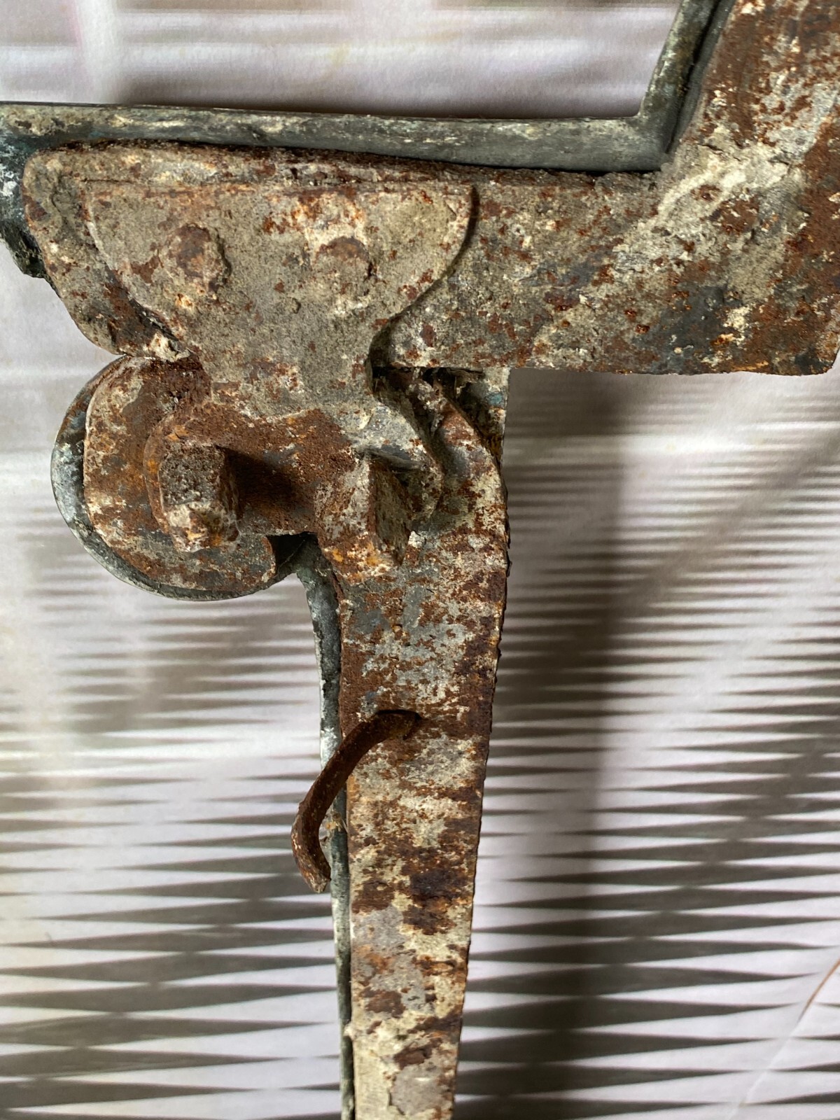 ANTIKE KAMIN ABDECKUNG FEUERSTELLE RAHMEN AUS EISEN UND MESSING HxB 103x66cm – Bild 11