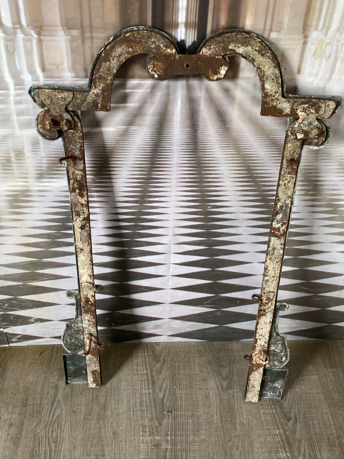 ANTIKE KAMIN ABDECKUNG FEUERSTELLE RAHMEN AUS EISEN UND MESSING HxB 103x66cm – Bild 10