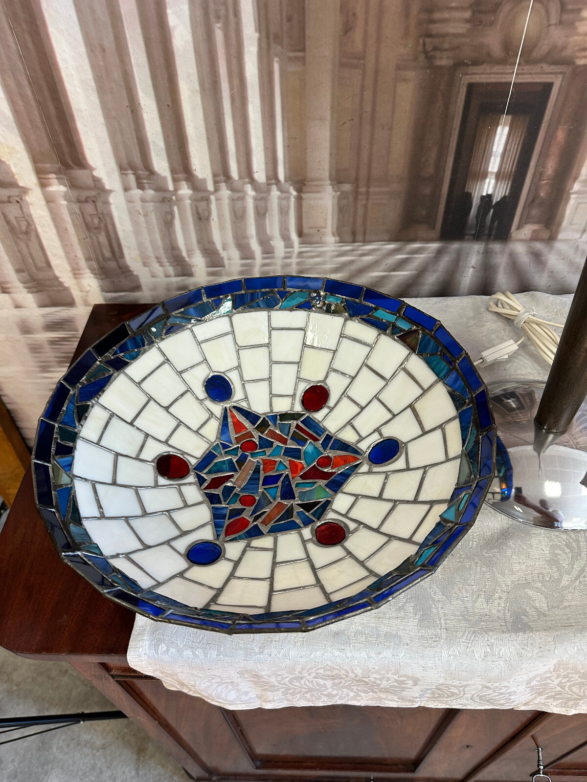 VINTAGE TISCHLAMPE IN TIFFANY STIL METALLFUSS UND GLASSCHIRM – Bild 10