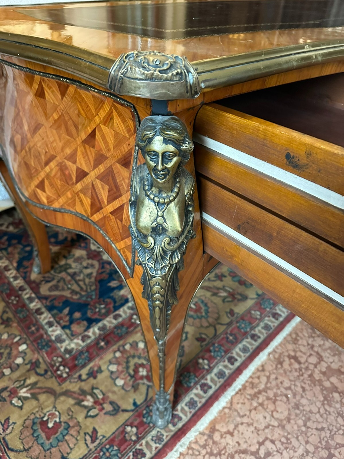 GROSSER BAROCK LOUIS XV SCHREIBTISCH PALISANDER MASSIVE MESSING FIGUREN 20 TES – Bild 12