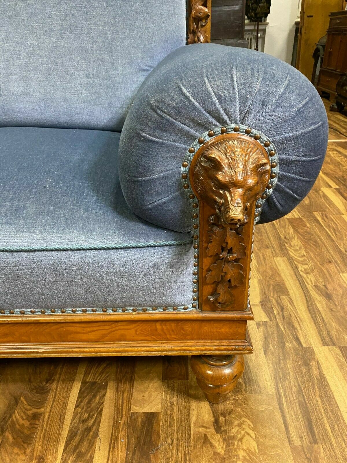 PRUNK SOFA JAGD MOTIVE UM 1860 MASSIVE SCHNITZEREIEN JAGDZIMMER ANTIK STABIL – Bild 5