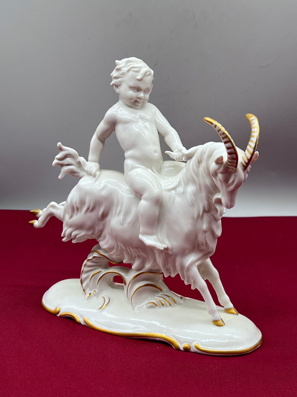 PORZELLAN FIGUR PUTTO AUF ZIEGENBOCK VOLKSTEDT ENTWURF HUGO MEISEL